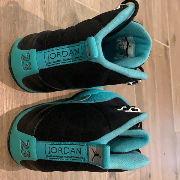 Sz 7 Hyper Jade exclusive two-tone. black suede,contrasted by bright Hyper - Picture 8 of 8